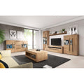 Eine umfangreiche Eichenwohnlandschaft mit Sideboard und Stauraumtisch