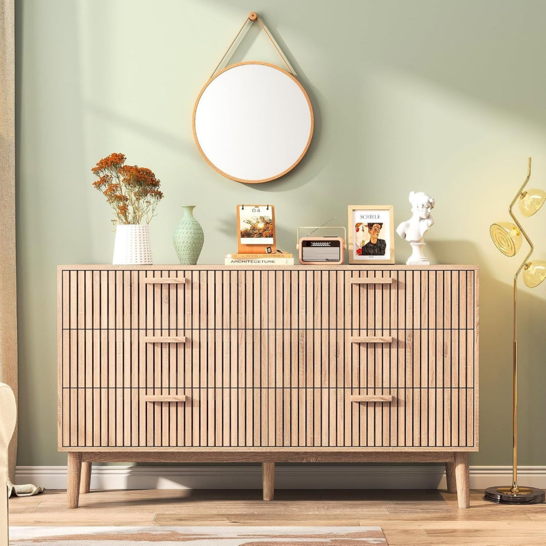 6 Schubladen praegen das Sideboard in Naturbraun