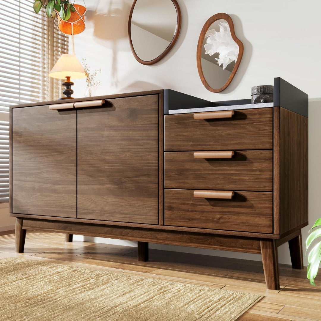3 Schubladen und Hoehenverstellung an dem Sideboard